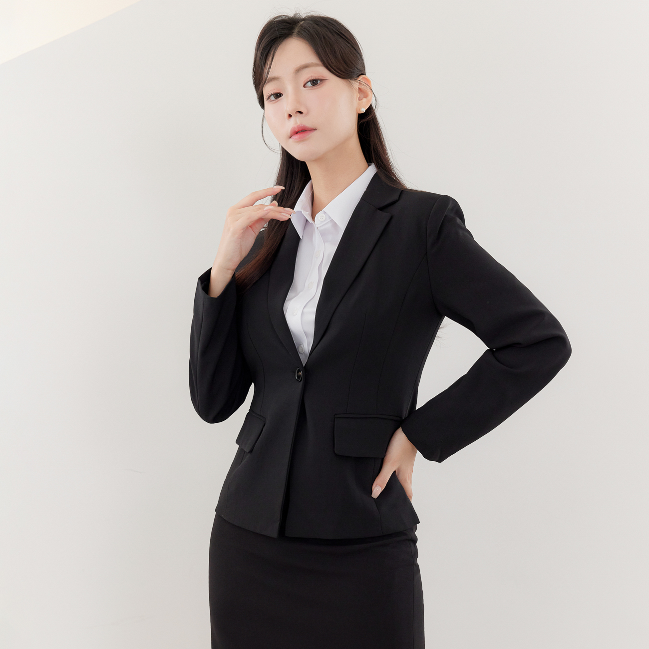 더웨이나인 스토어 로고