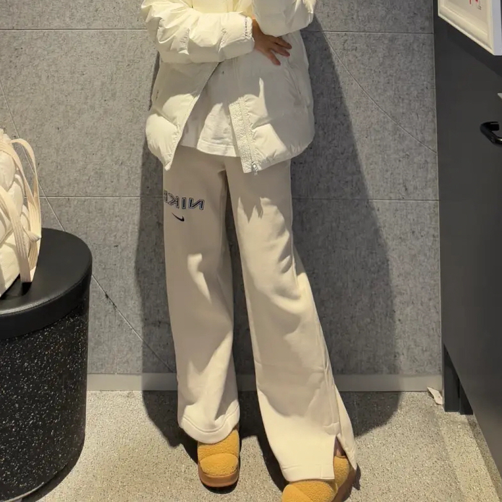 나이키 여성 피닉스 플리스 하이웨이스트 와이드 레그 팬츠 화이트 FV7685-104 - 상세 이미지 4