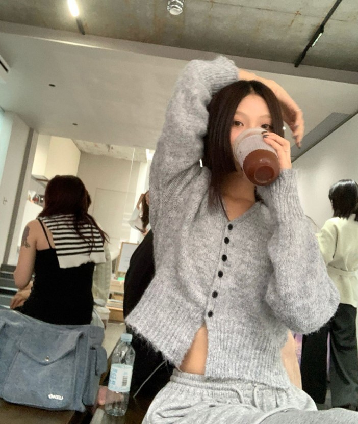 브이넥 크롭 앙고라가디건 (3color) 이미지 4