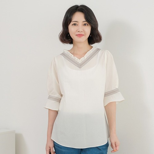 엄마옷 조이마담 T51721 배색 프릴 아이스 블라우스 중년여성의류 - 상품 이미지