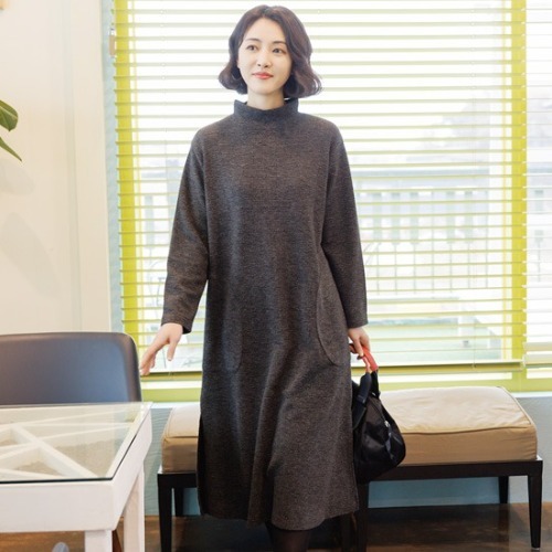 엄마옷 조이마담 ON1428 엠보 반폴라 원피스 터틀넥 중년여성의류 - 상품 이미지