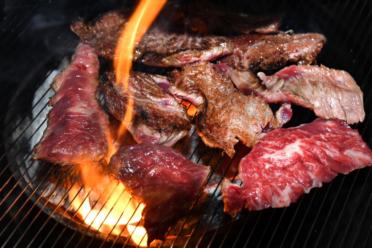 [투쁠 한우 오마카세 800g]입안에서 살살 녹는 고급 한우 /특별한 날을 위한 풍성한 맛 이미지 8