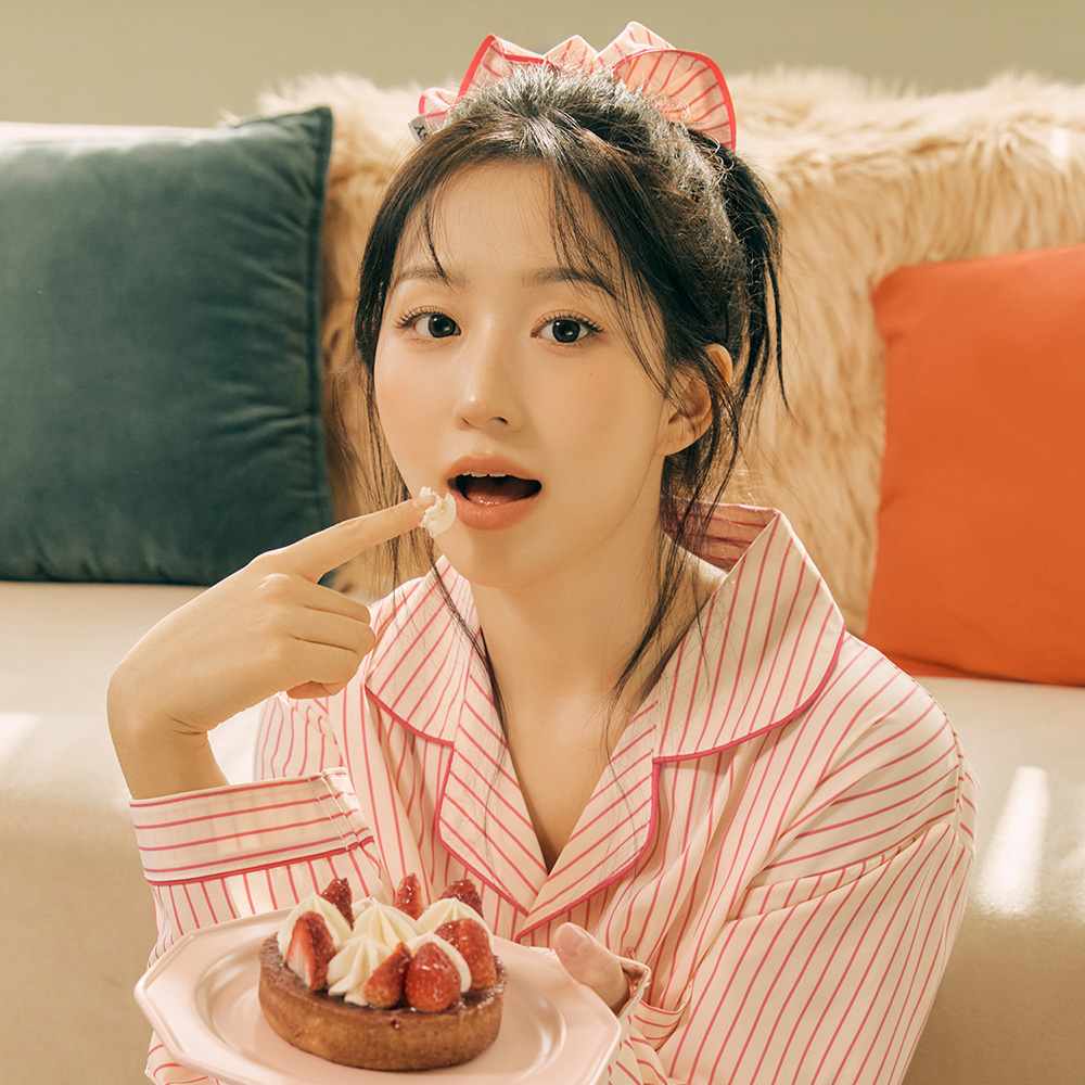 [도씨x해원 PICK] 실크핏 러브썸 긴팔 카라 커플 잠옷 세트 홈웨어 제품 이미지