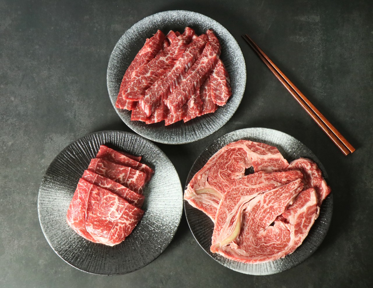 [투쁠 한우 오마카세 800g]입안에서 살살 녹는 고급 한우 /특별한 날을 위한 풍성한 맛 - 상품 이미지