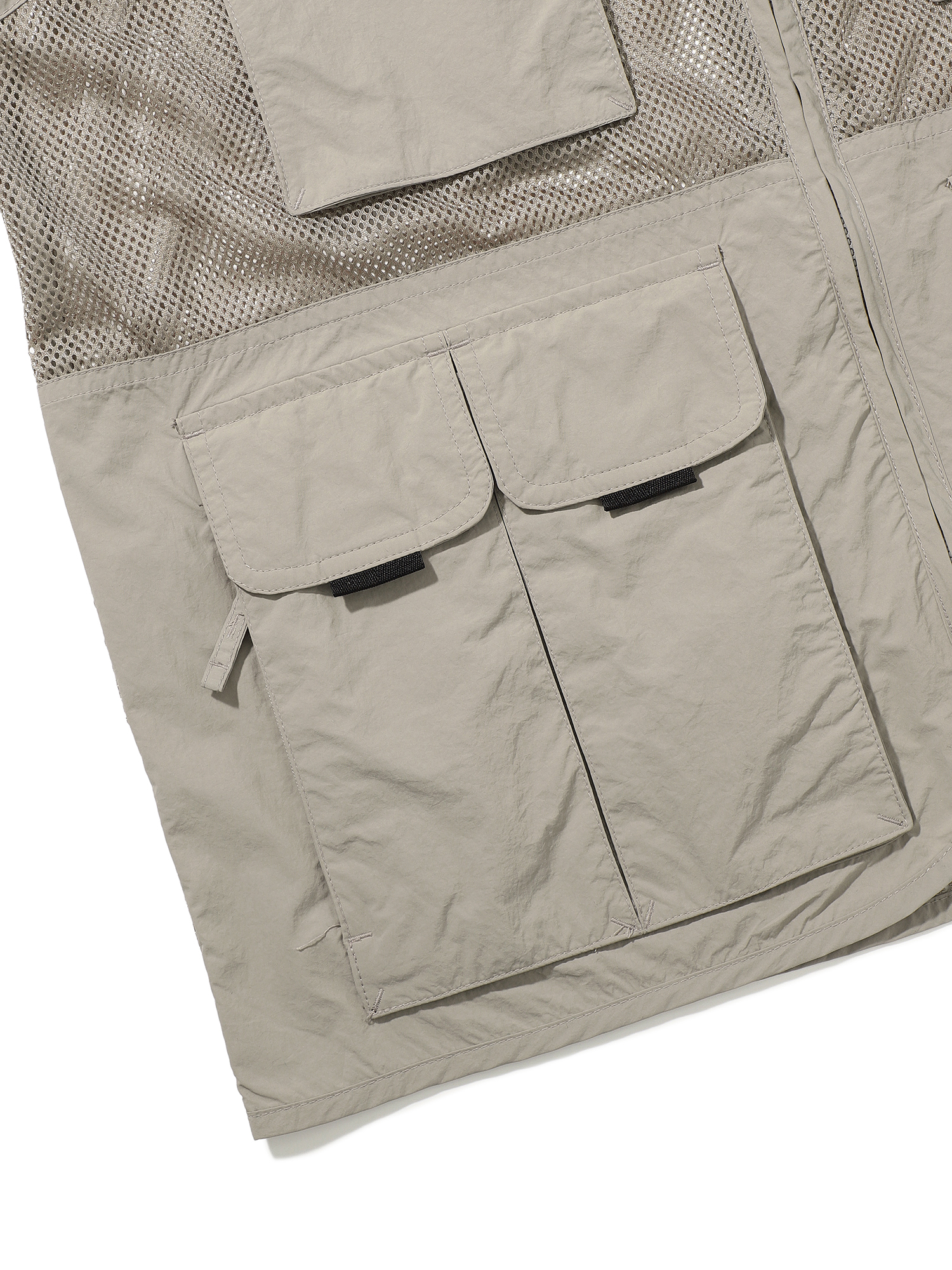 [본사직영] K2 남성 FLYHIKE 유틸리티 V넥 메쉬 베스트 D/GRAYISH BEIGE KMM25627JS - 상세 이미지 4