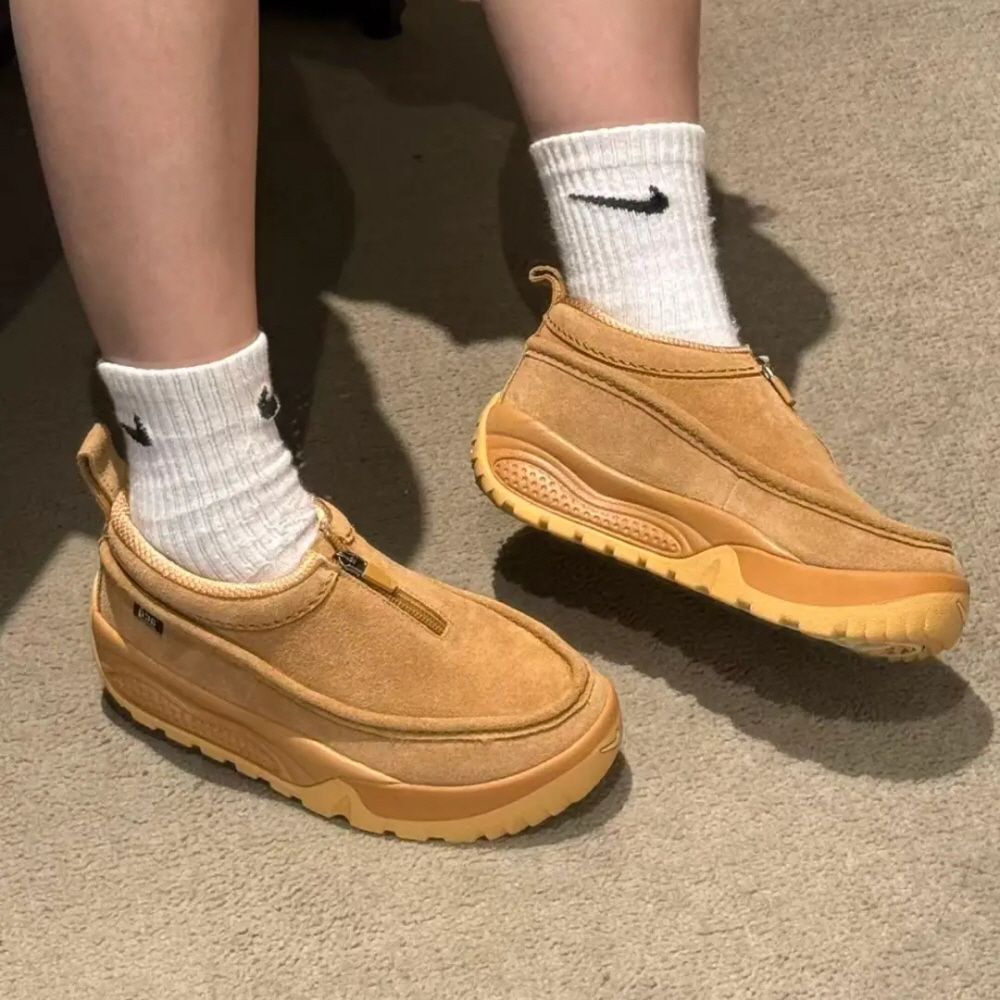 나이키 ACG IZY 이지 운동화 뮬 스니커즈 방한화 된장 브라운 IH3750-200 - 상품 이미지