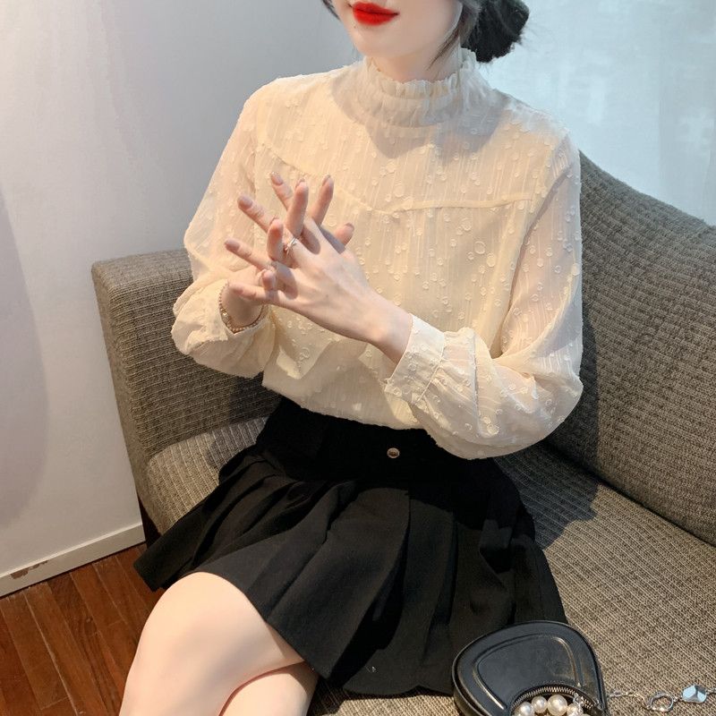 여성 데일리 로맨틱 기모 루즈핏 셔링 프릴넥 퍼프 소매 솔리드 블라우스 출근룩 하객룩 레이어드 베이직 페미닌 무드 - 상세 이미지 3