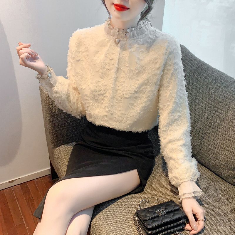 여성 페미닌 무드 기모 안감 레이스 프릴 스탠드칼라 진주 단추 셔츠 블라우스 오피스룩 하객룩 - 상세 이미지 4