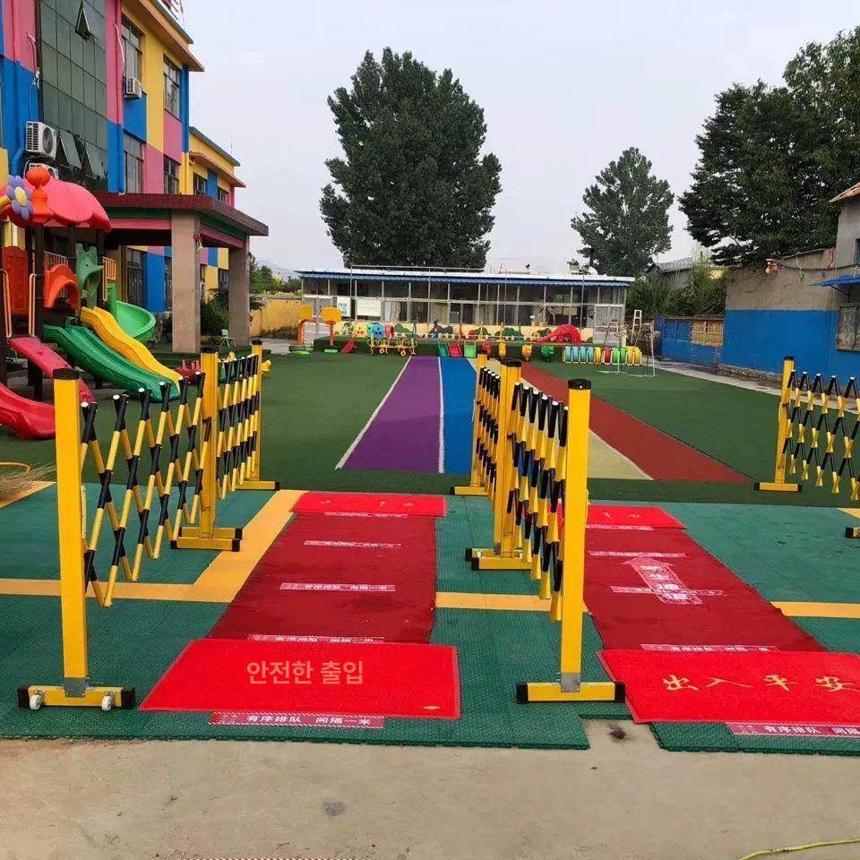 접이식 바리게이트 이동식 난간 학교 안전 멀티게이트 1.5m 블랙 앤 옐로우 표준 - 상세 이미지 4