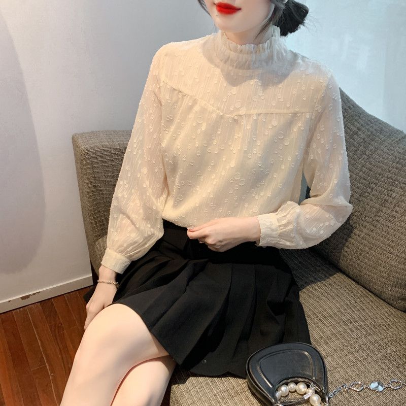 여성 데일리 로맨틱 기모 루즈핏 셔링 프릴넥 퍼프 소매 솔리드 블라우스 출근룩 하객룩 레이어드 베이직 페미닌 무드 - 상세 이미지 4