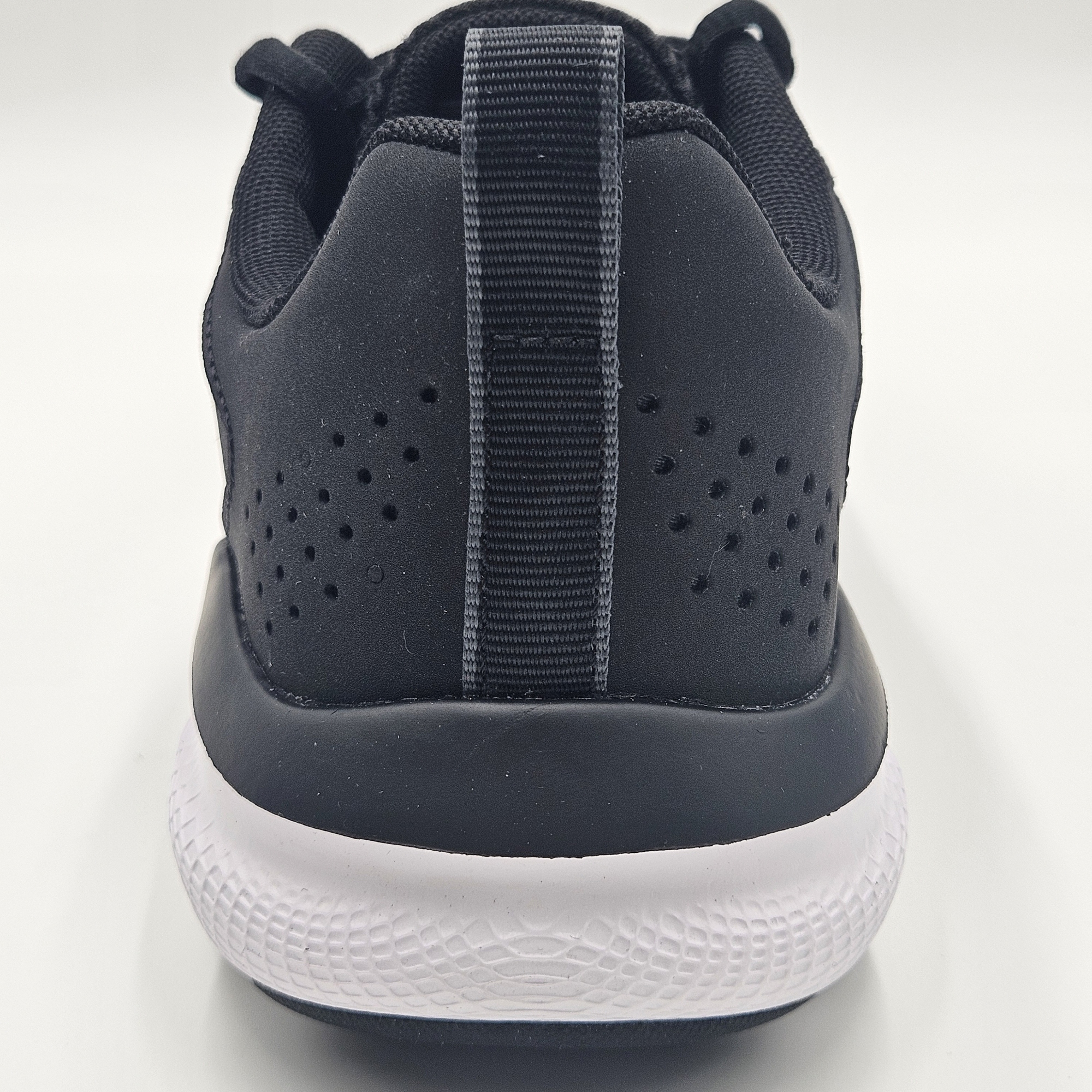 [국내매장판] 언더아머 차지드 어써트 러닝화 헬스화 트레이닝화 남녀공용 가벼운 신발 블랙화이트, 265