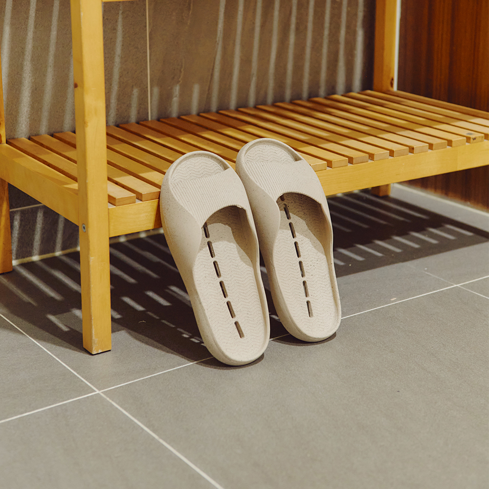 오우투 슬림핏 항균 업사이클 발등낮은 슬리퍼 욕실화 자원순환 pvc 욕실 제품 이미지