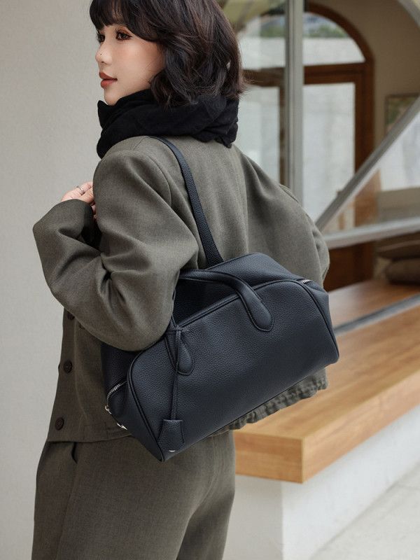 메이크픽 소가죽 숄더형 보스턴백 대용량 여행용 외출용 데일리 가방 볼링백 - 상세 이미지 3