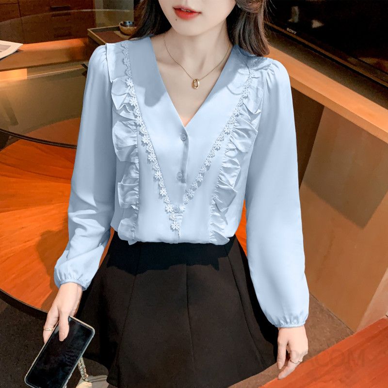 여성 페미닌 러블리 루즈핏 폴리 브이넥 프릴 레이스 플라워 버튼 롱슬리브 블라우스 셔츠 하객룩 데이트룩 - 상품 이미지