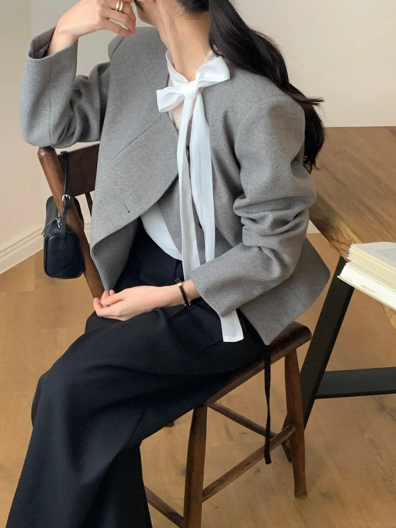[속나시 붙아있어요] 오버무드 시스루 리본 타이 새틴 여리핏 쉬폰 하객룩 오피스룩 블라우스 - 상세 이미지 3