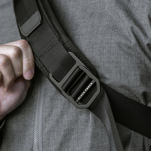 블랙엠버 GRIP SLING 9 슬링백 / 그립슬링9 크로스바디백 직장인 학생 여행 도난방지 가방 슬링팩 카메라백 이미지 3
