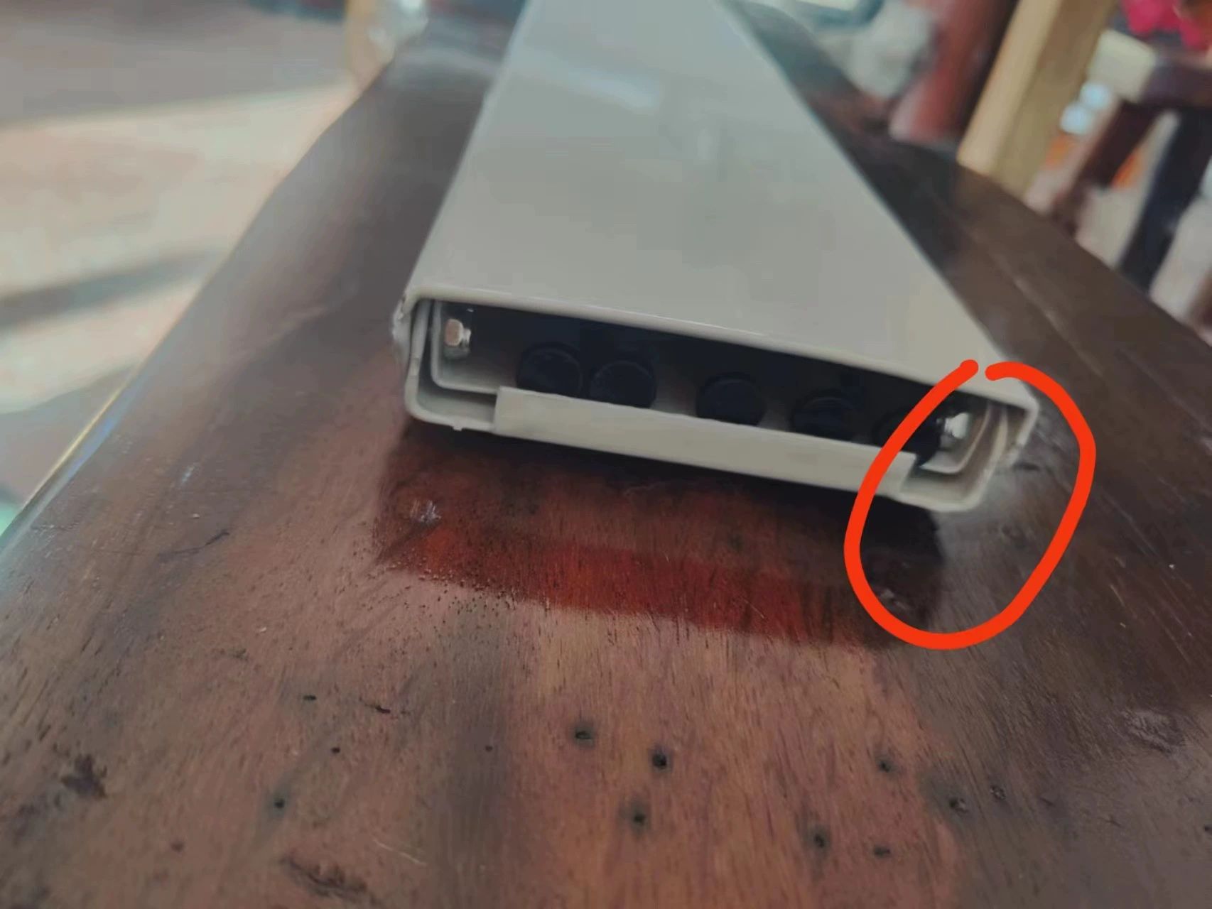 벽걸이 소품걸이 다용도 옷걸이 소품행거 벽면 행거 욕실 화이트 60 x 10.5 5봉 - 상세 이미지 5