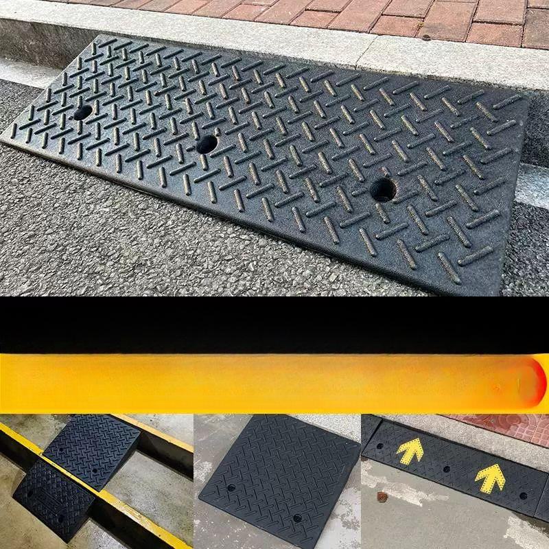 주차장 경사판 삼각 방지턱 경사로 단차 해소 차량진입판 50 x 80 x 높이 15 - 상품 이미지