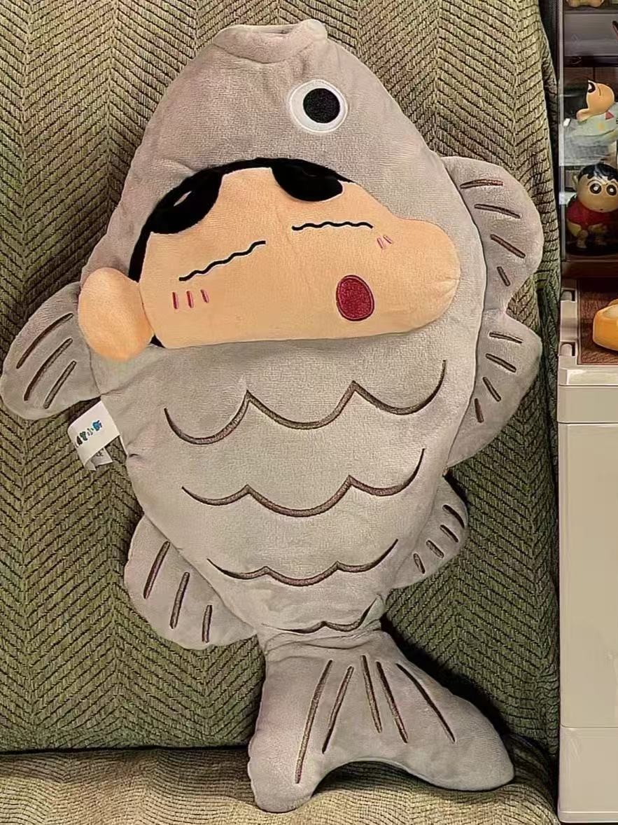 짱구 생선 베게 쿠션 대형 55cm 크레용신짱 재밌는 테이블 장식 소파 침대 의자 선물 신짱 소금 물고기 베개 50cm - 상품 이미지