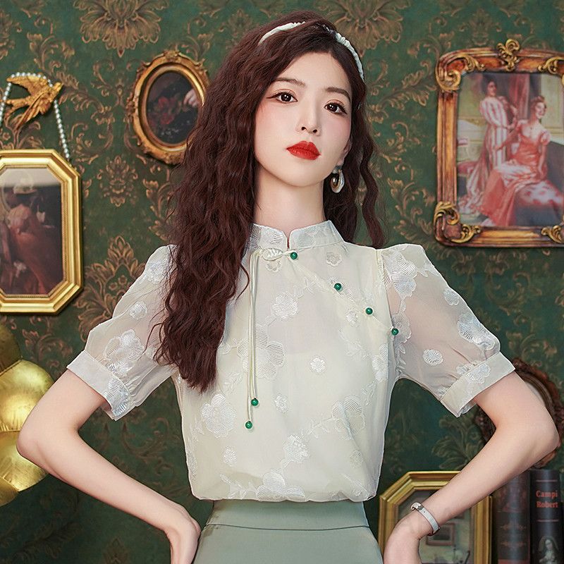 여성 모던 오리엔탈 시스루 트리아세테이트 꽃 자수 비딩 차이나칼라 퍼프소매 반팔 블라우스 하객룩 오피스룩 - 상세 이미지 4