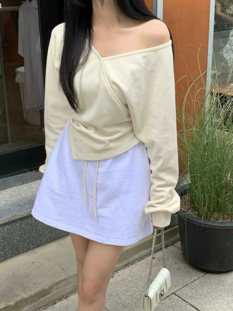 브이넥 절개 맨투맨 티셔츠 (3color) 이미지 8