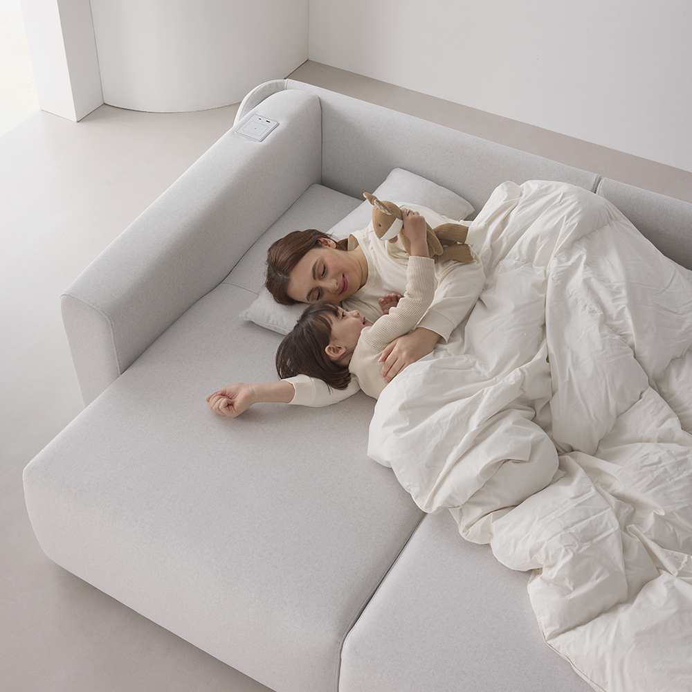 인디우드 올무빙 모션 4세대 슬라이딩 리클라이너 패브릭 소파 아이보리, 4인용