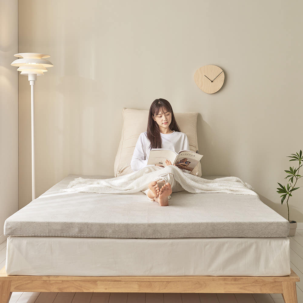 (사이즈별사은품증정) 닥터바로 3단 접이식 매트리스 침대 토퍼 수면매트 8cm 퀸 아이보리 - 상품 이미지