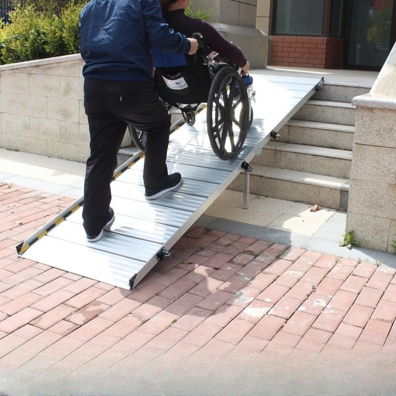 대형 휠체어 경사로 튼튼한 알루미늄 접이식 이동식 미끄럼방지 안전 높이조절 계단진입판 - 상품 이미지