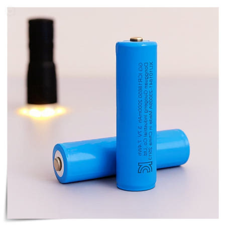 앤츠런협력사 18650 리튬이온 충전지 3.7V 2000mAh 손전등 랜턴용 배터리 2p 충전용