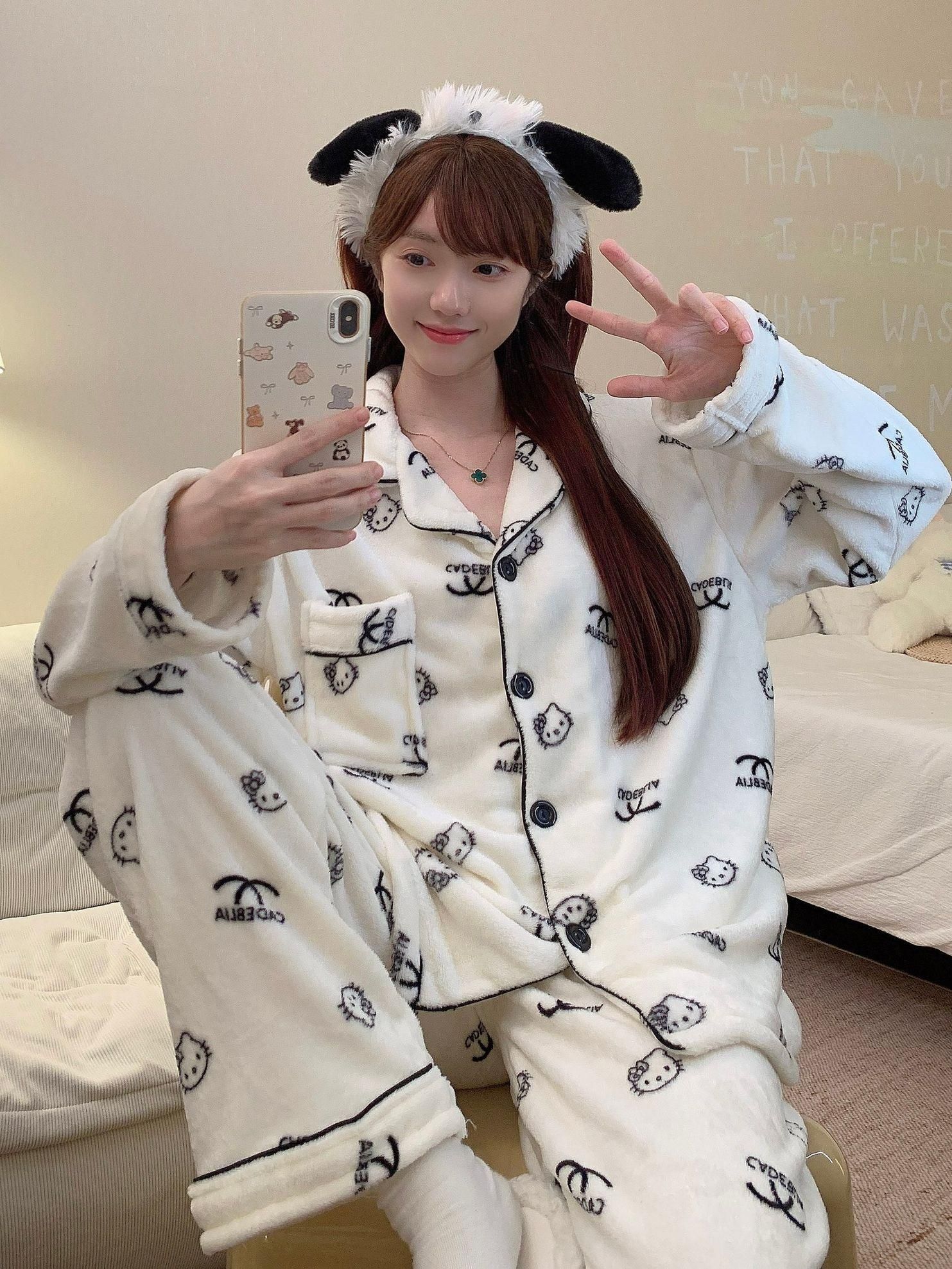 산리오 여성 수면 잠옷 파자마 카디건 플리스 안감 두꺼운 긴팔 플란넬 홈웨어 투피스 화이트 베이스 헬로키티 M - 상세 이미지 5