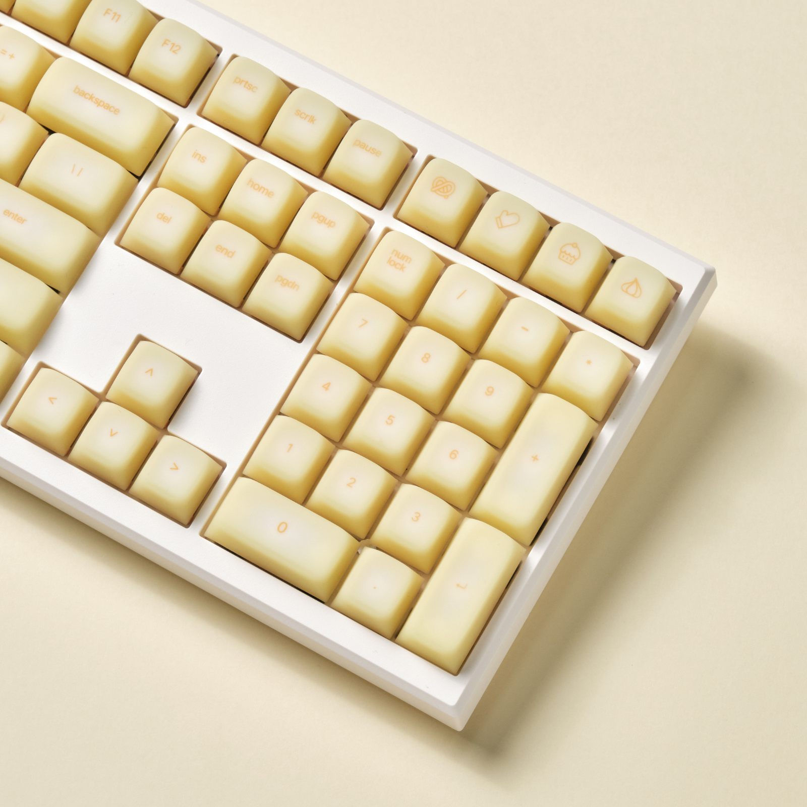 페블온 멜로지 실리콘 한글 키캡 버터옐로우 제품 이미지