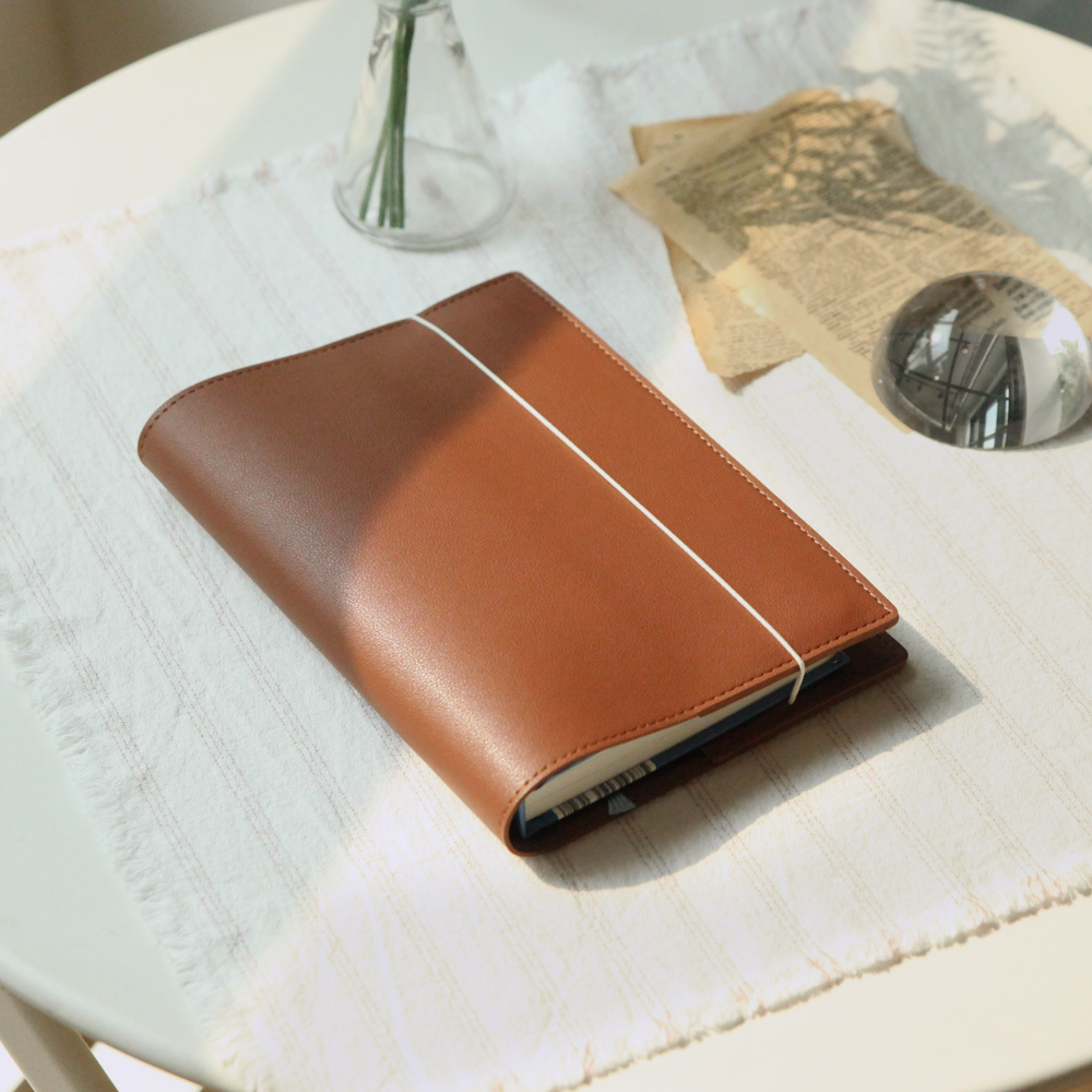 리코즈 밴딩형 가죽 북커버 M+L 세트 선물 구성 책갈피 엽서 포함 취향대로 선택 가능 이미지 4