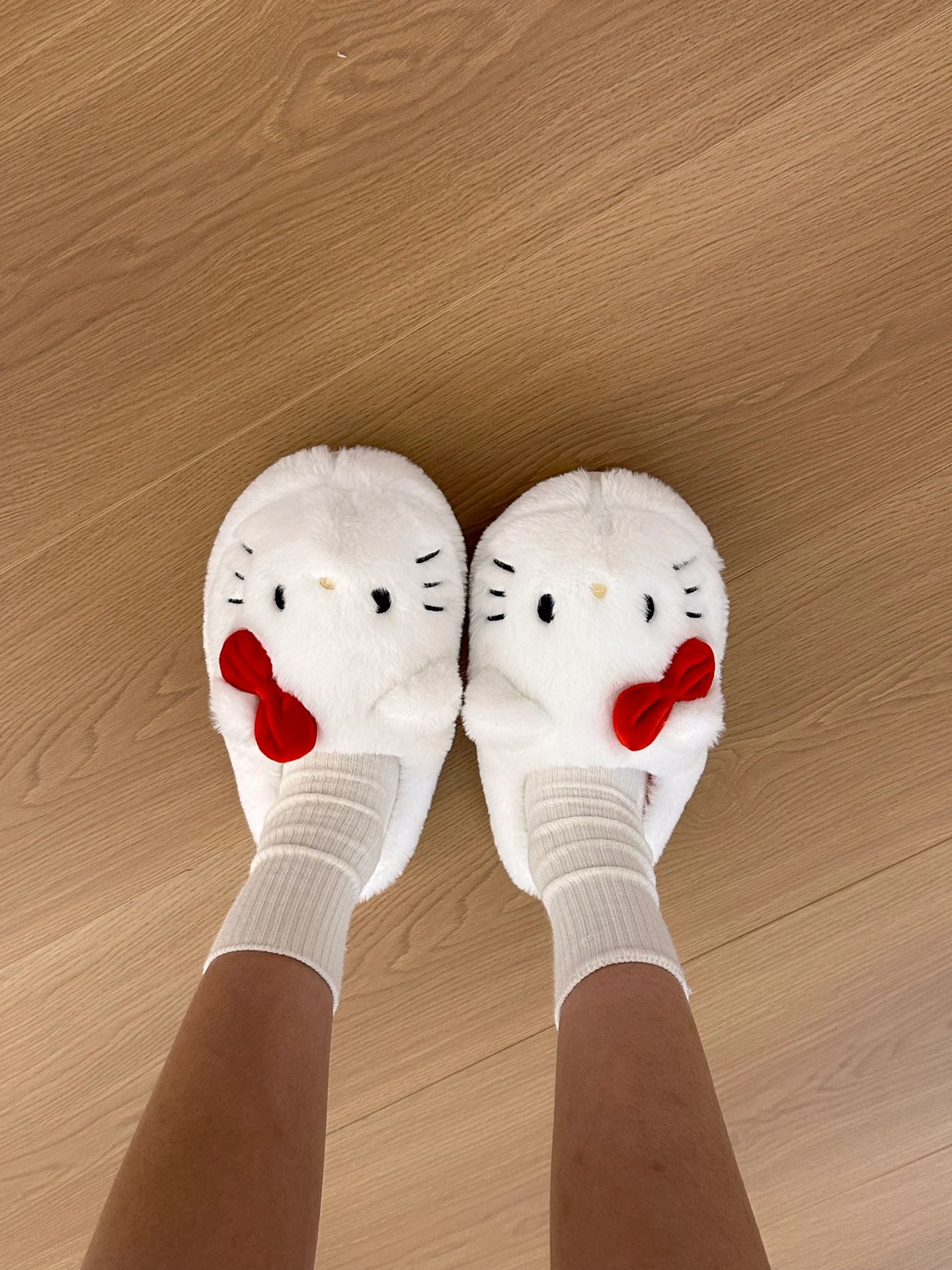 헬로키티 실내화 슬리퍼 폭신한 두꺼운 밑창 기숙사 겨울 따뜻한 헬로키티 슬리퍼 36 37 - 상세 이미지 3