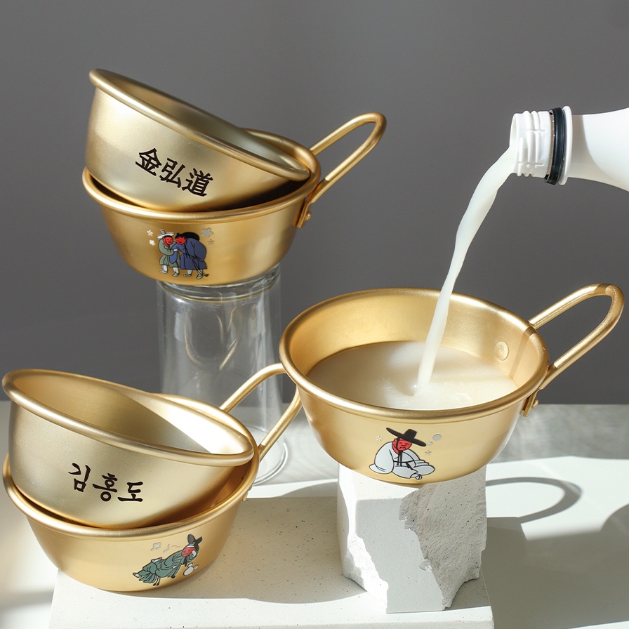 톡톡그린 양은막걸리잔 김홍도 레터링 글씨각인 동동주 탁주 국산 감성캠핑 손잡이술잔 - 상품 이미지