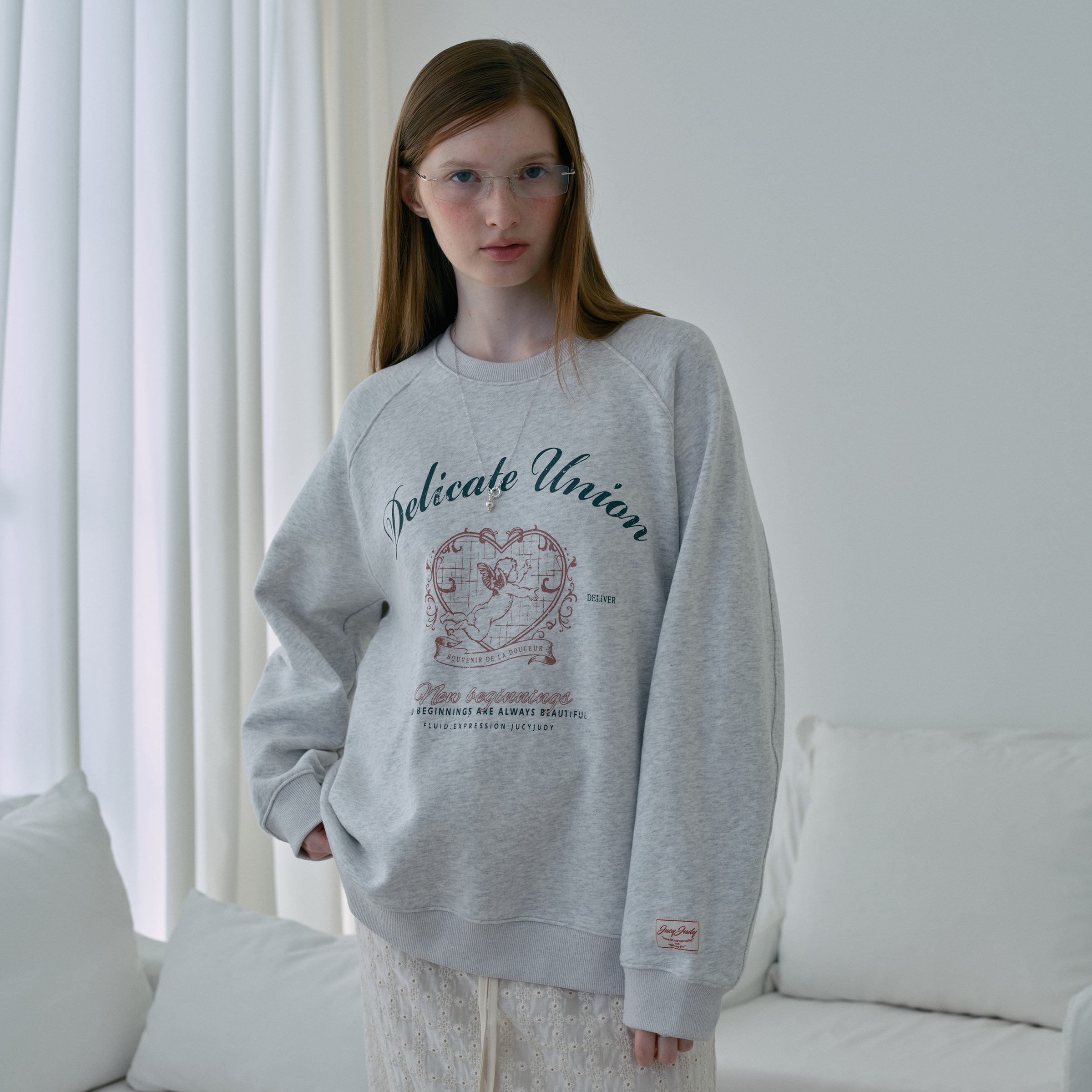 [네이버 단독][N도착보장][쥬시쥬디] 그래픽오버핏맨투맨 J1TS124C 제품 이미지