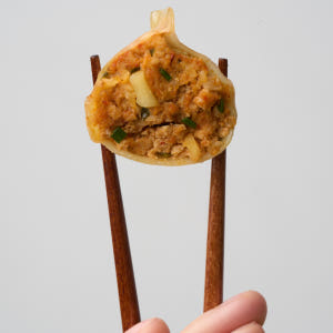 앙투어솔레 김치치즈만두 420g, 1개 맛있게 먹은 솔직 후기 - 상품 이미지 2