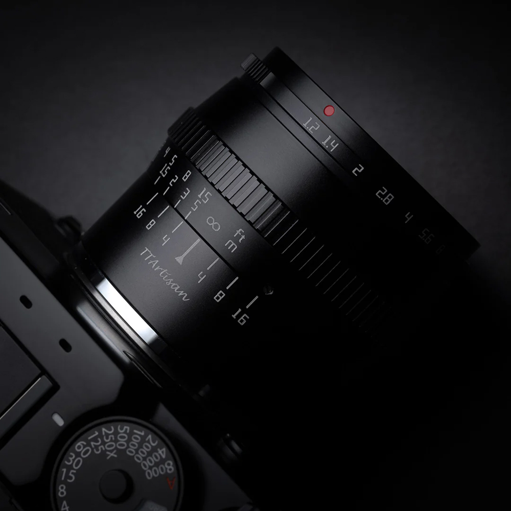 티티아티산 50mm F1.2 캐논 RF마운트 APS-C 렌즈 블랙 - 상세 이미지 3