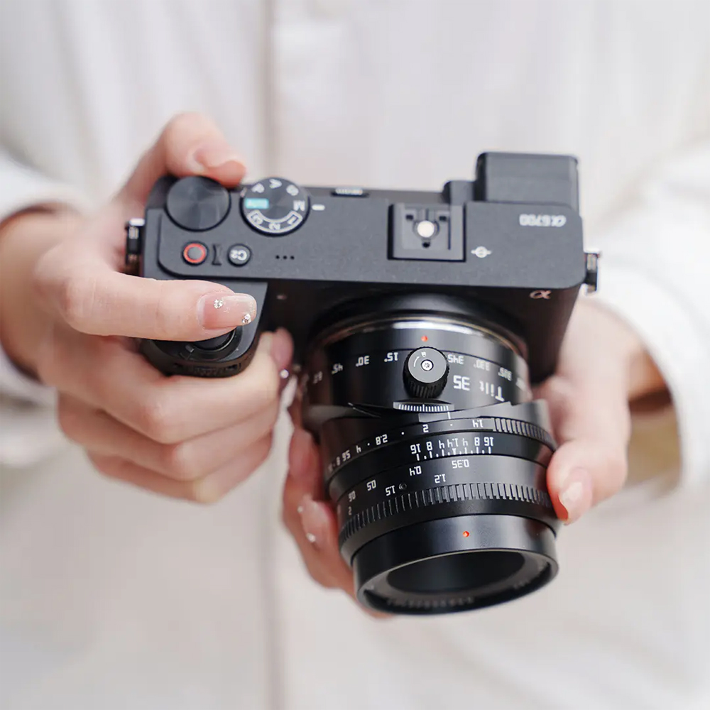 티티아티산 35mm F1.4 캐논 RF마운트 틸트 렌즈 이미지 6