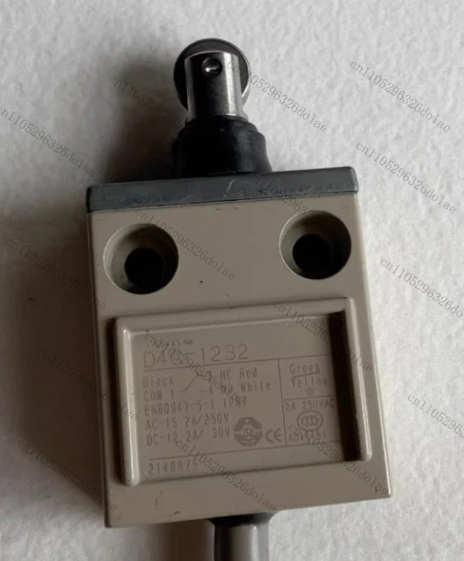 트래블 스위치 D4C-1232