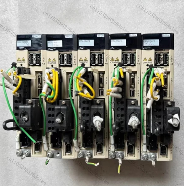 1개 서보 드라이버 SGDV-1R6A11A 리퍼 완료