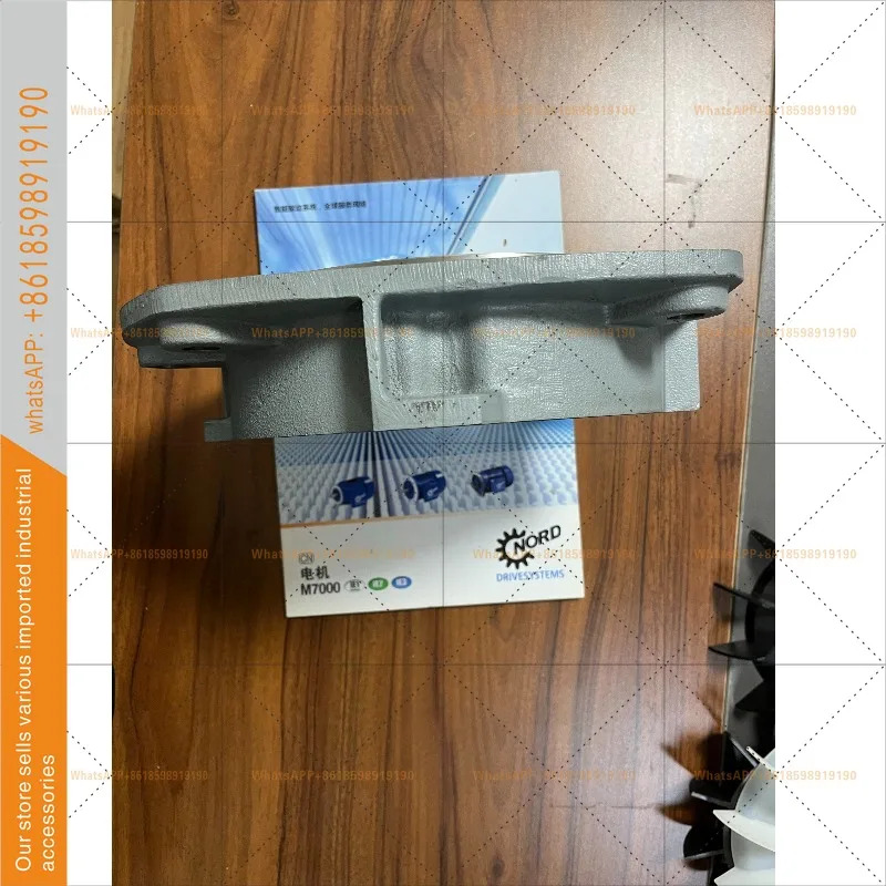 플랜지와 테일 엔드 캡을 연결하세요 NORD Motors