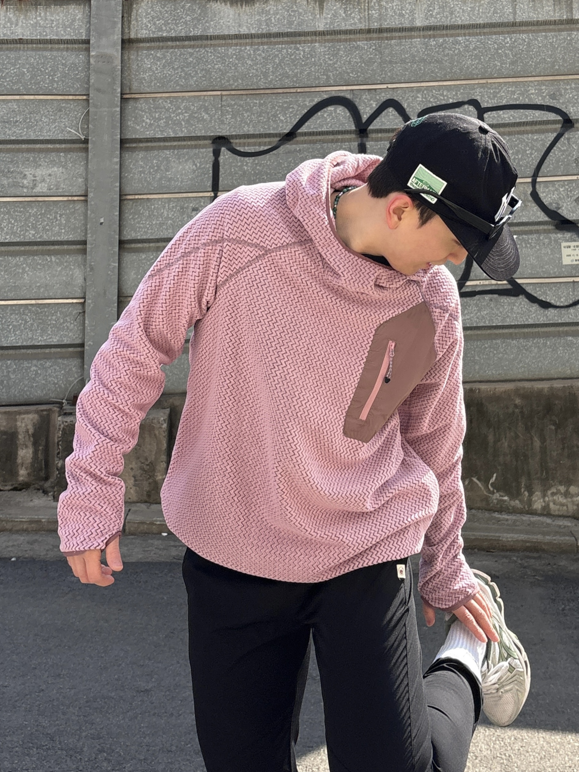 dnL 와플 포켓 러닝후드 바라클라바 핑거홀 긴팔 티셔츠 남자 여자 풋살 상의 남여공용 - 상품 이미지