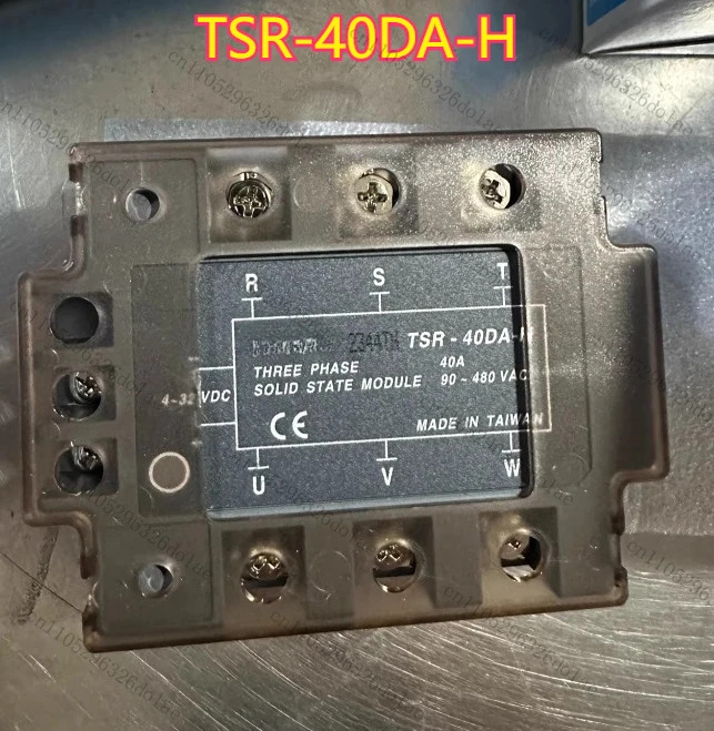 3상 솔리드 스테이트 릴레이 TSR-40DA-H 정격 전류 40A 입력 전압 4-32VDC 출력 90-480VAC