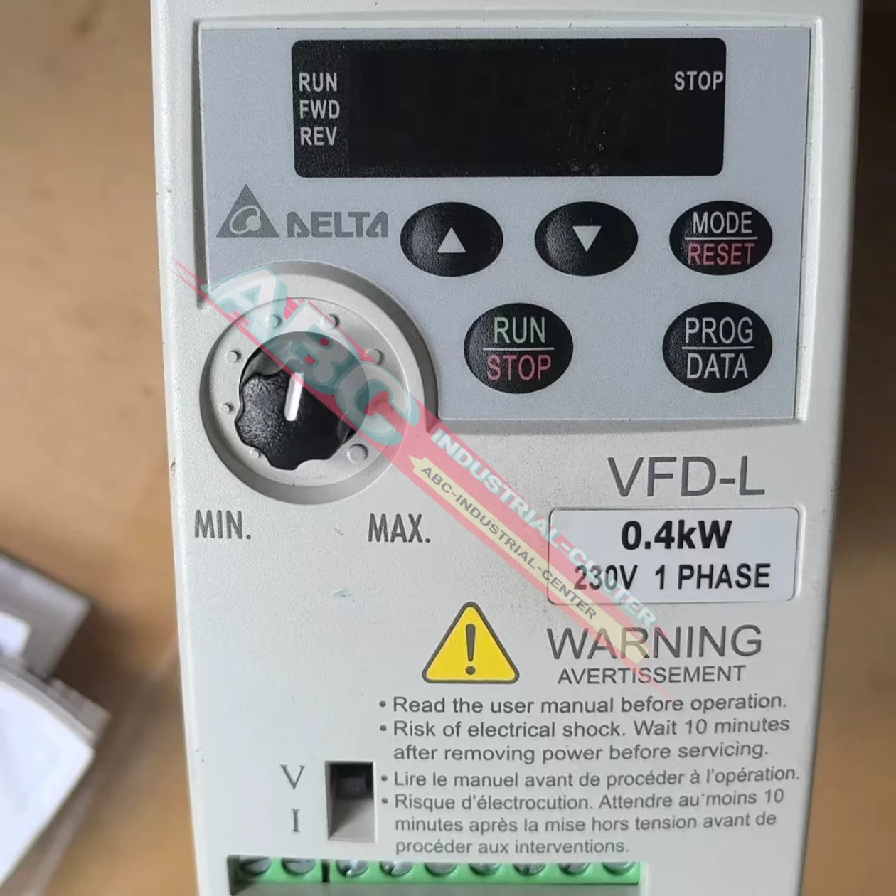 신형 주파수 변환기 VFD007EL43W 오리지널 VFD015M21A