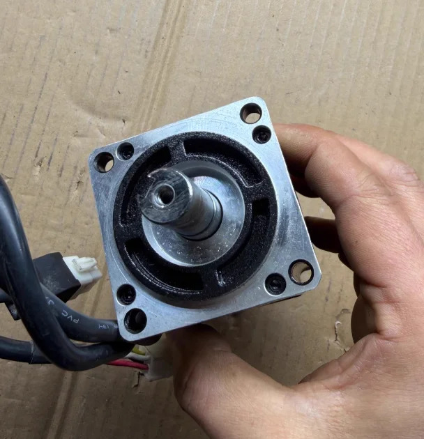 1개 400w 서보모터 JSMA-PBC04A7K-Y 3000 rpm 1.27Nm 리퍼 완료 OK