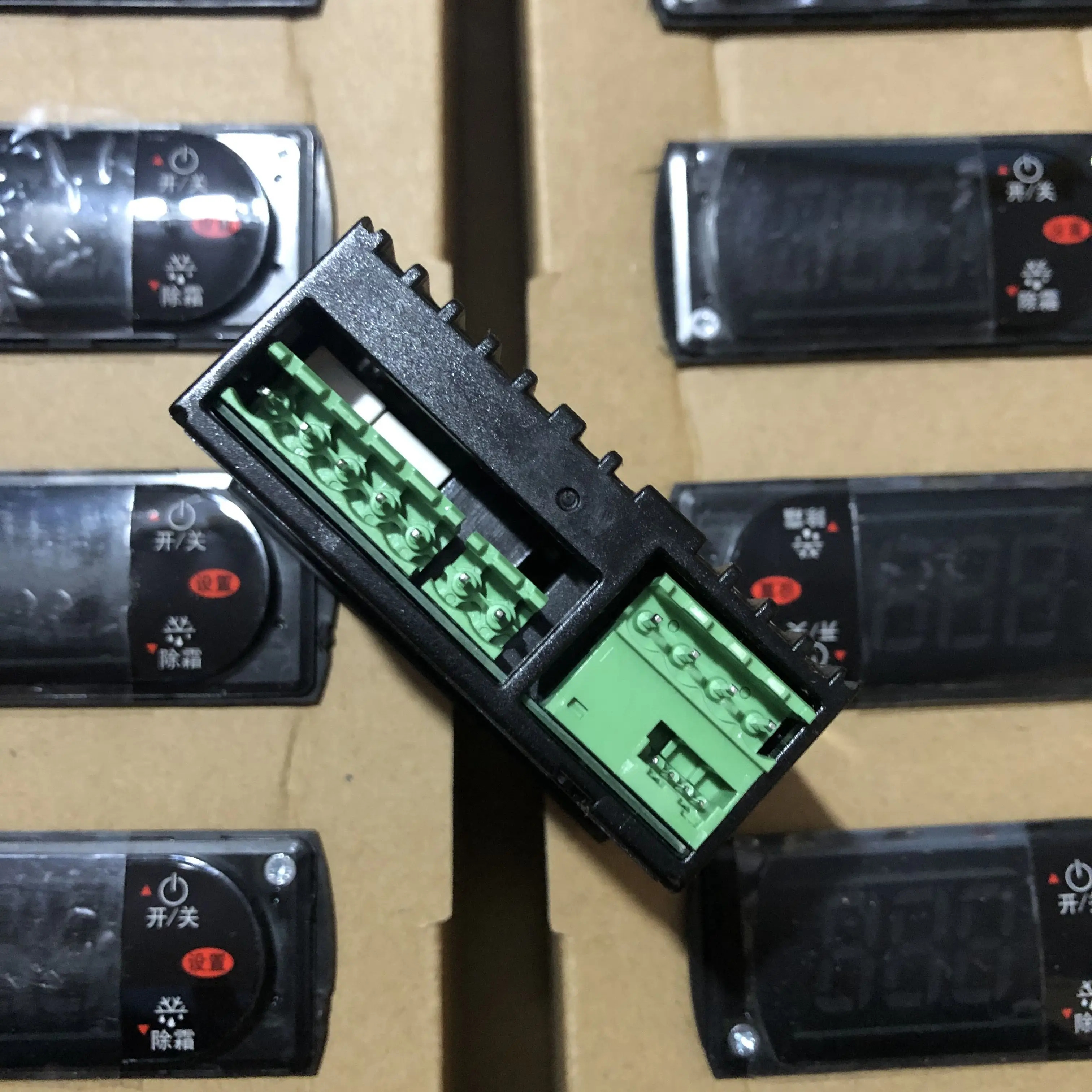 CAREL RKK11Z0535 RCK1C1H1H000K 제상 기능 트리플 릴레이 새 원본