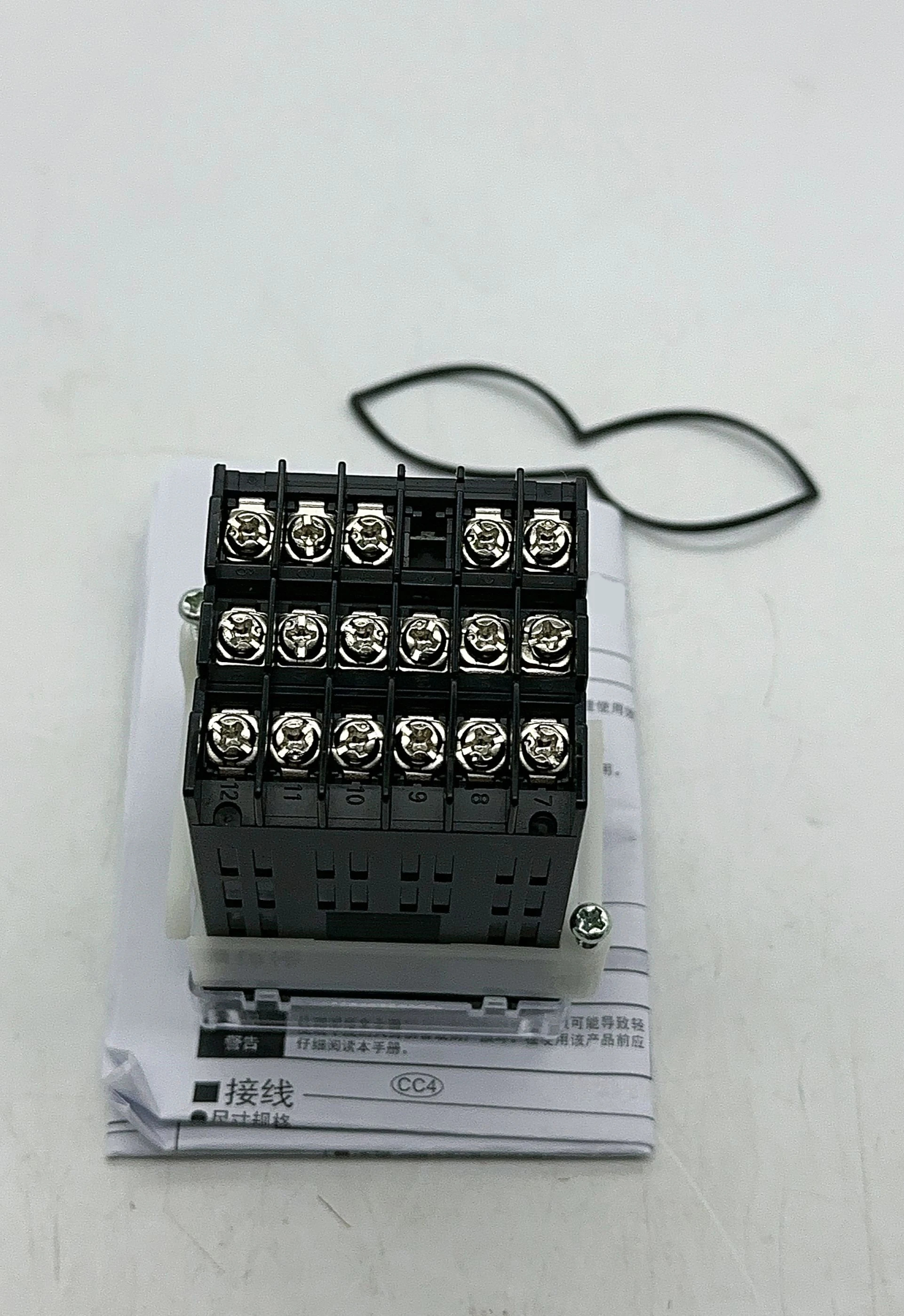 P8170-2111102R 온도 조절기 새 이며 가 있습니다.