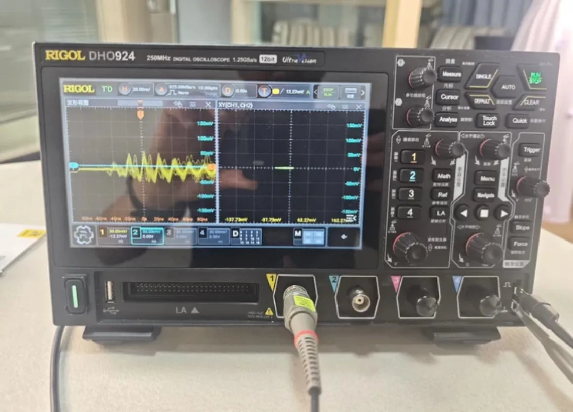 1개 RIGOL 디지털 오실로스코프 DHO924 250MHz 주파수 대역 xSY