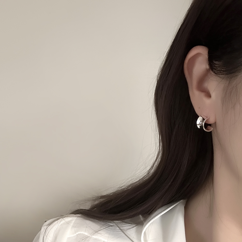 silver925 와이드 볼드 하프 링 귀걸이 실버 925 데일리 심플 - 상품 이미지