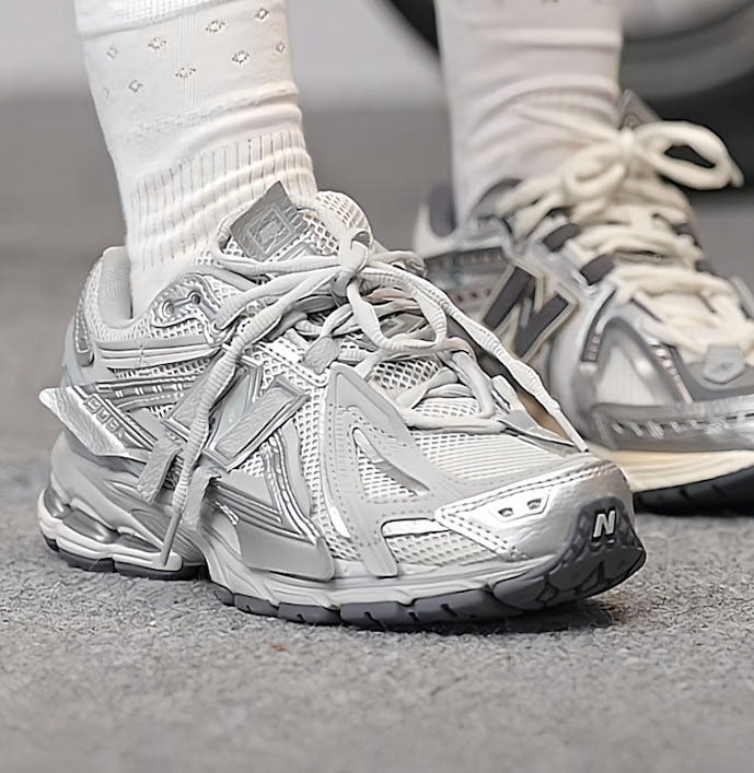 뉴발란스 착용샷 1